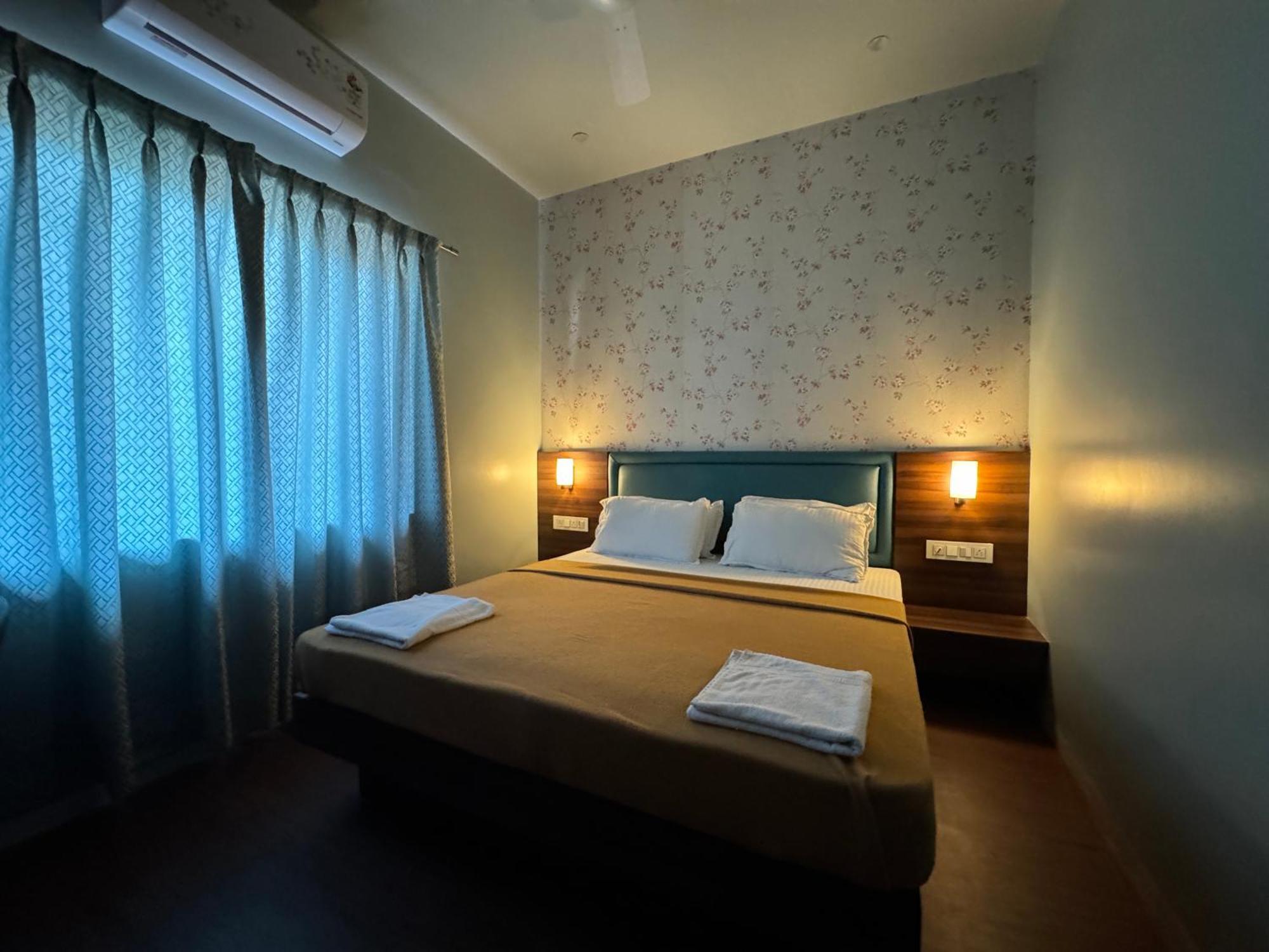 Hotel Sadhana Executive Dāpoli Extérieur photo